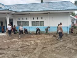 Kepedulian Personil Polres Sigi dan TNI Bantu Warga Terdampak Banjir di Dolo Selatan